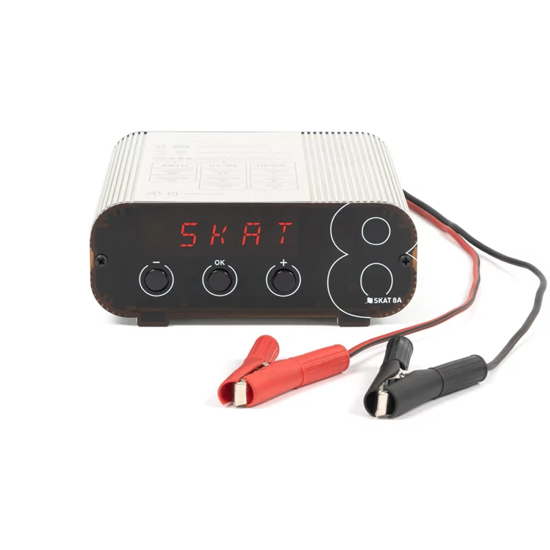 248 Компактное автоматическое зарядное устройство для аккумуляторов (АКБ), заряжает все типы свинцово-кислотных АКБ, включая автомоб (SKAT 8A)