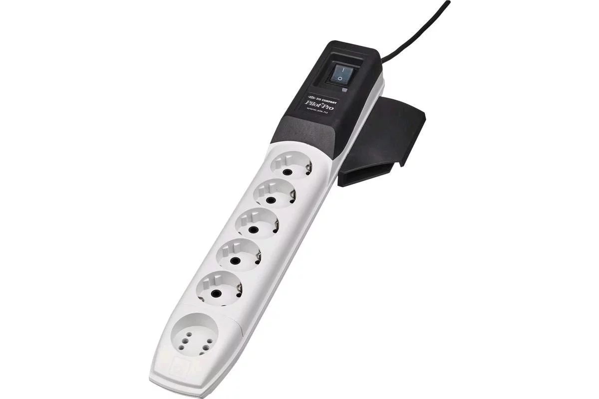Сетевой фильтр Pilot Pro GP 6 розеток (5 евро + 1Gadget Parking) 3 м, автомат защиты/ Surge protector Pilot PRO GP 6 outlets (5 euro + 1 without ground) 10A / 2.2kVt, 3m, automatic circuit-breaker (PILOT PRO 3M)